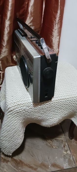 Vind radiocasetofon Goldstar    vechi pt colectie