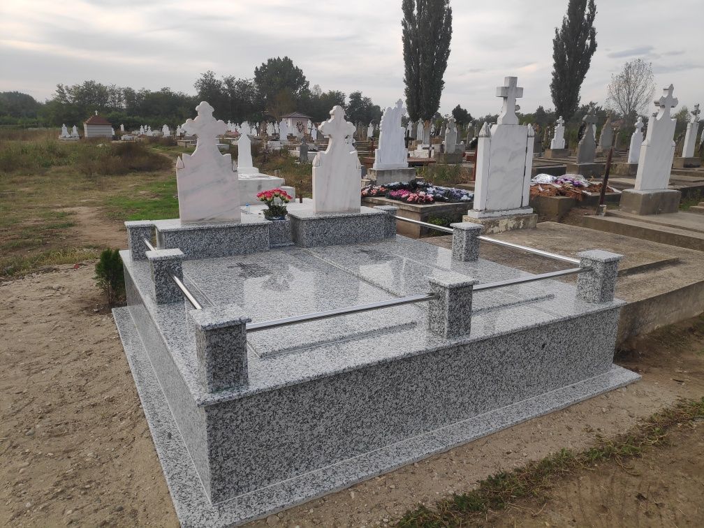 Placari morminte, cruci monumente funerare granit marmura restaurari