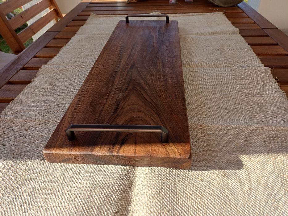 Platou servire hand made din lemn de nuc
