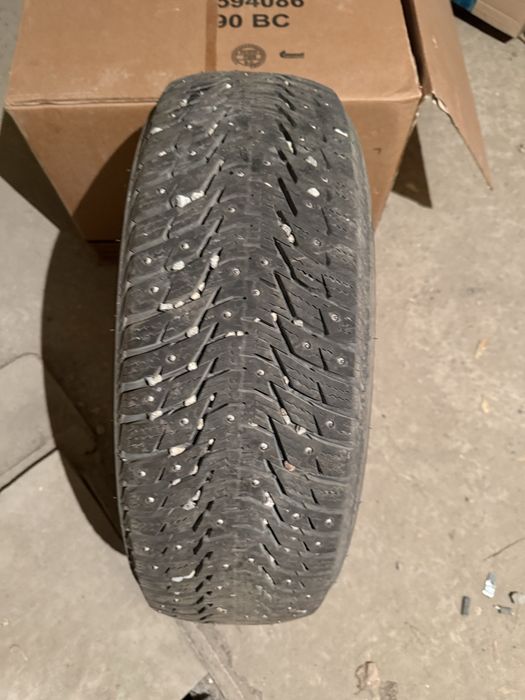 Продам комплект шин