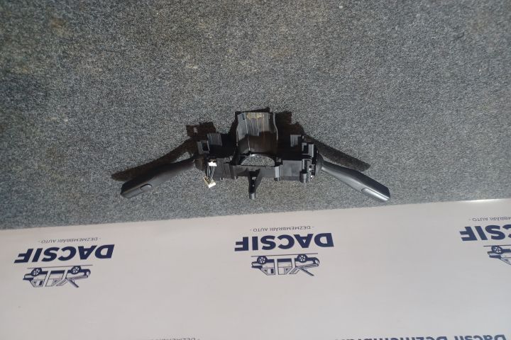 ANSAMBLU MANETE SEMNALIZARE + STERGATOARE 5K0953501DE  5K0953502L Vol