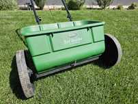 Distribuitor ingrasamant/seminte/nisip Scotts Turf Builder
