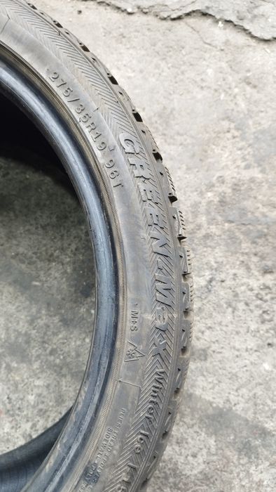 Зимни гуми 275 35 19