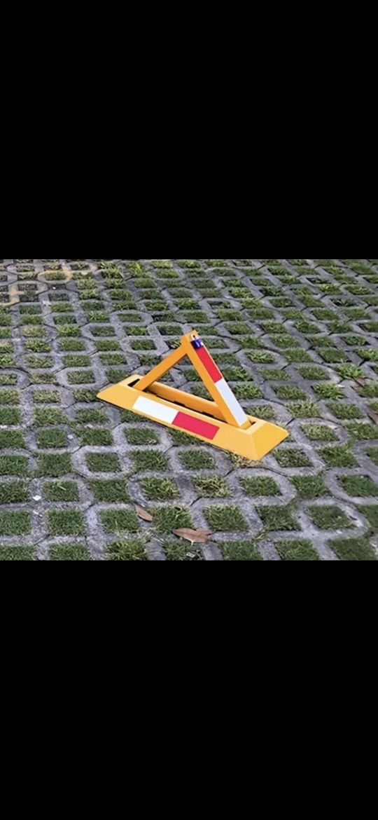 Blocator parcare privată nou cu montaj simplu și eficient