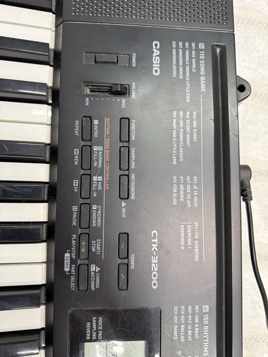 Продам синтезатор Casio СТК-3200