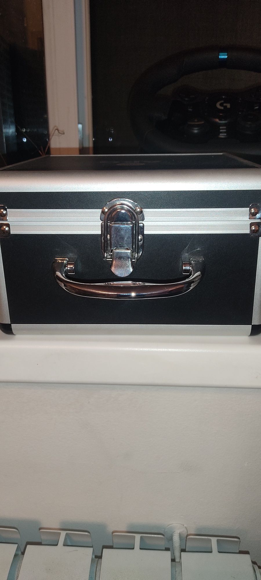 Продается микрофон AKG P220