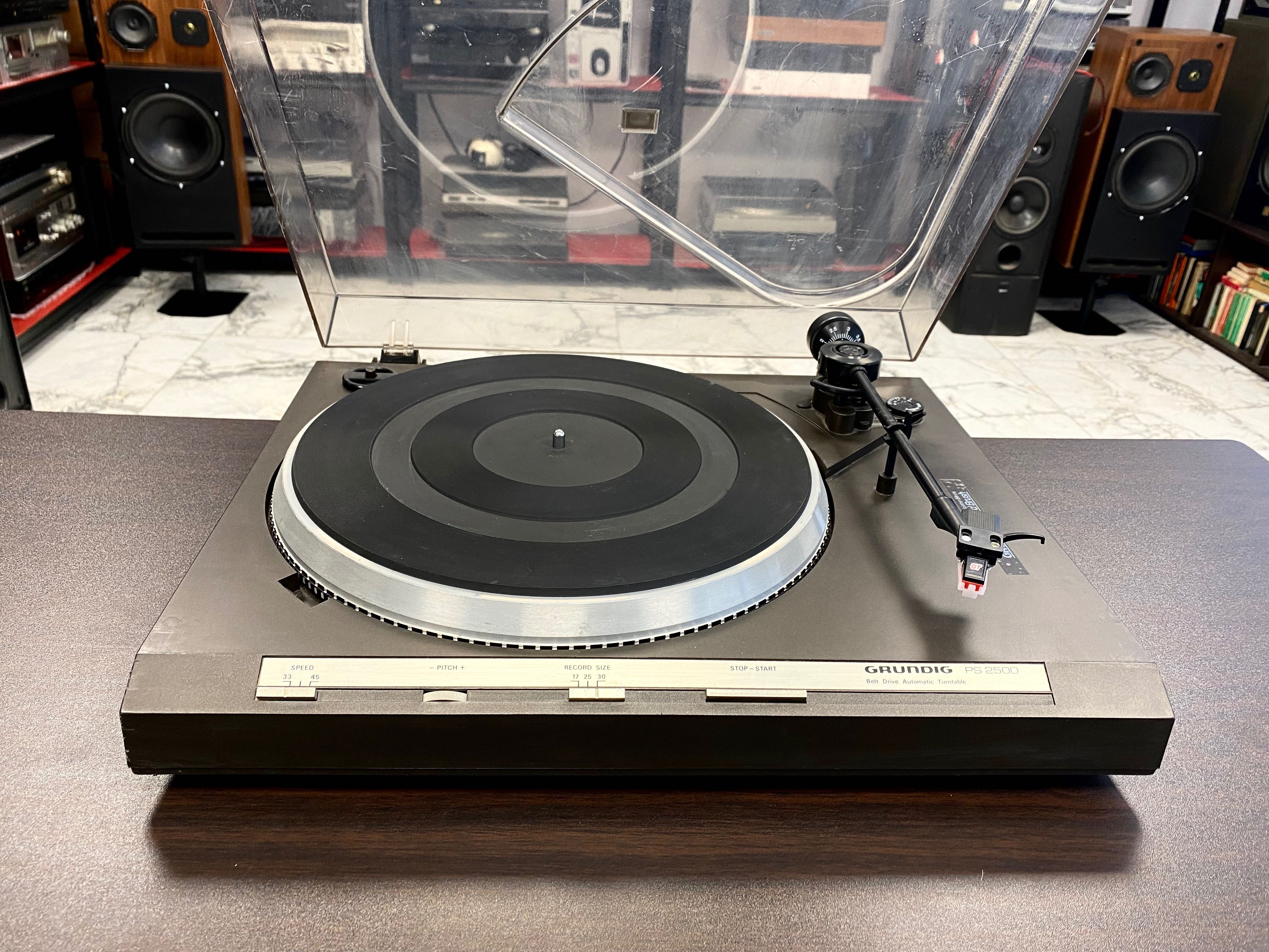 Чудесен грамофон Grundig/Technics