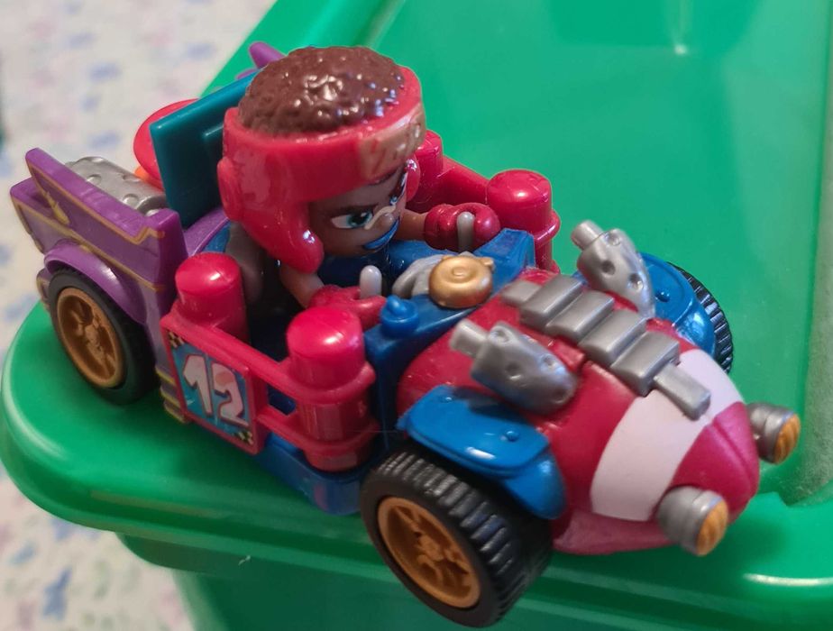 8 Masinute T-Racers dragute