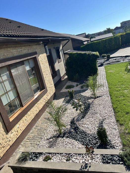 Gazon samanta rulou irigare lumini Amenajari peisagistica