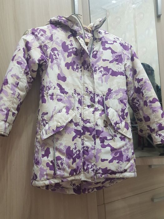 Продам зимнюю куртку Батик на девочку 5 лет