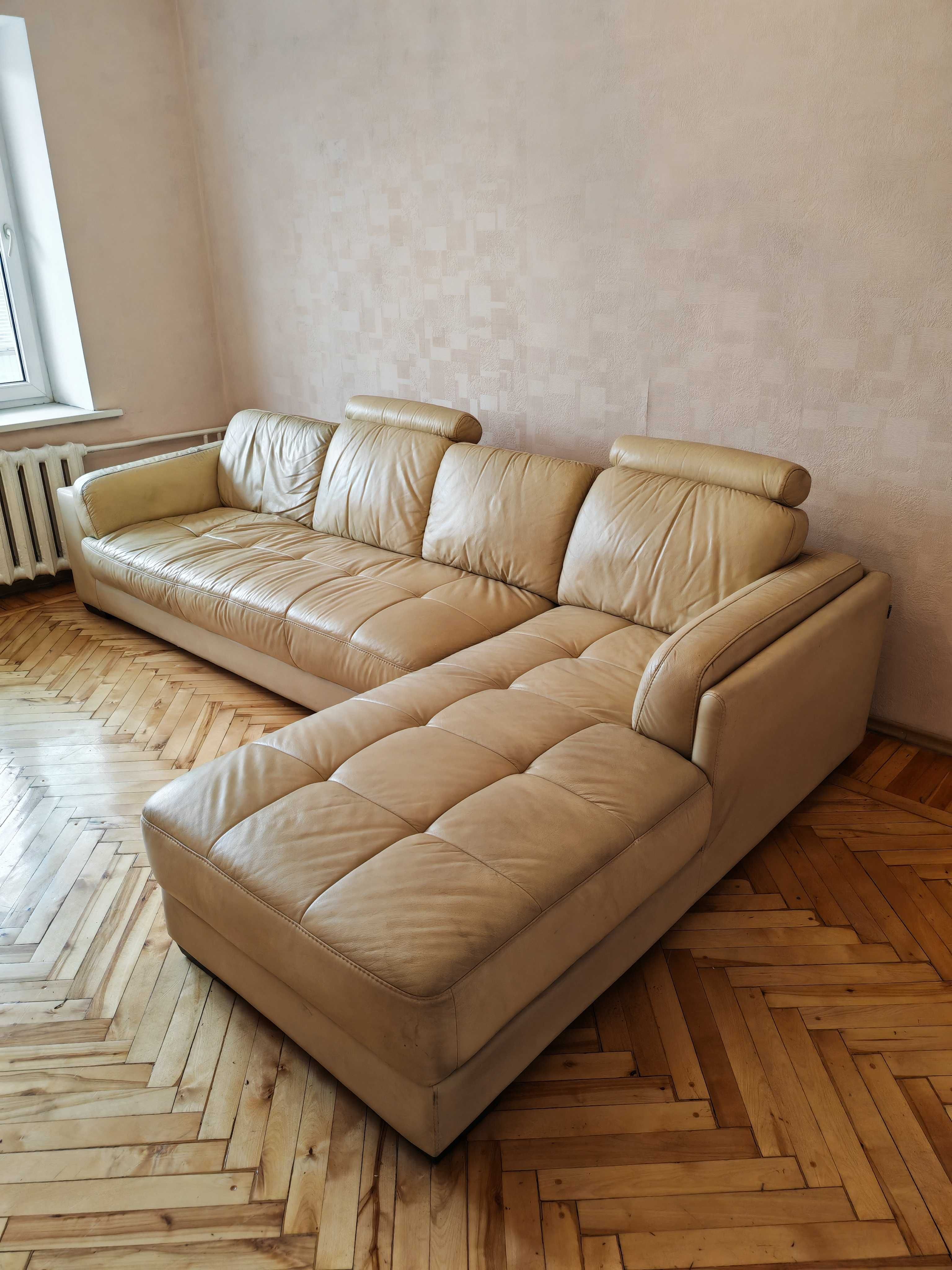 Диван кожаный б/у