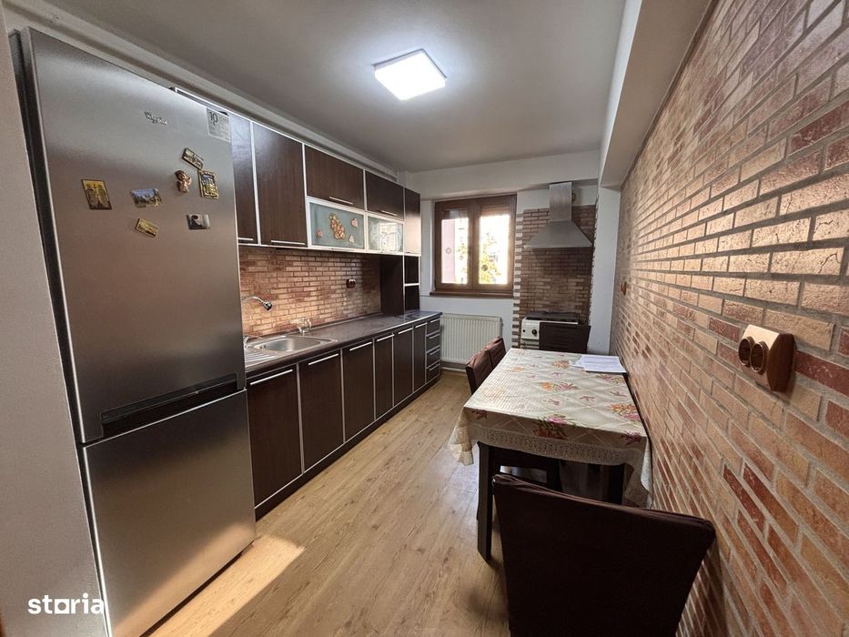 Apartament 3 camere – Bd. Dunarea, etaj 3, decomandat, stradal