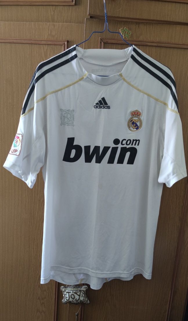 Set fotbal Tricou Adidas Real Madrid/Pantaloni Nike M/L vând/schimb