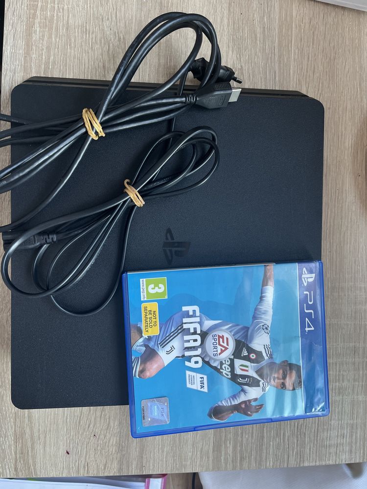 Ps4 stare foarte buna 1TB + fifa 19