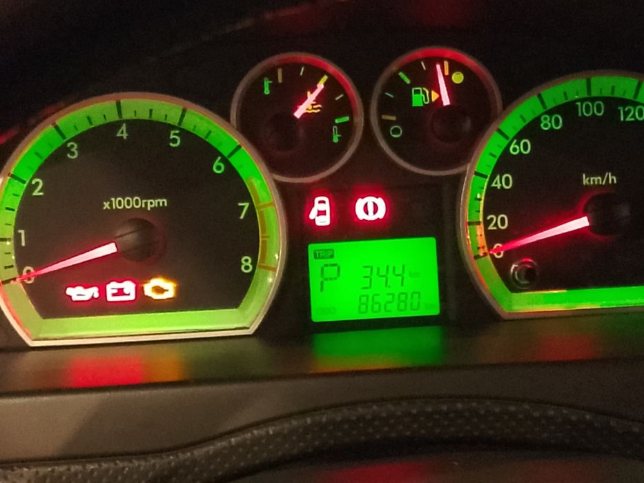 Qolgani mashina oldida gaplashiladi.