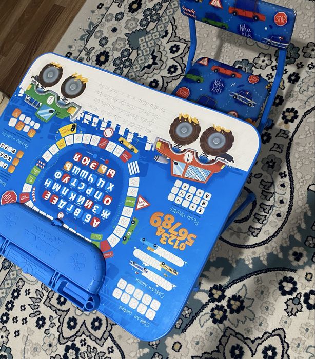 Детский столик со стульчиком