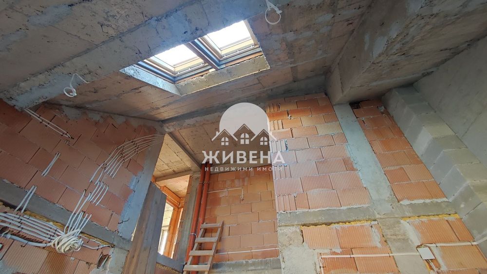 Продавам нов 3-стаен мезонет, кв. Погребите, площ 124 кв.м