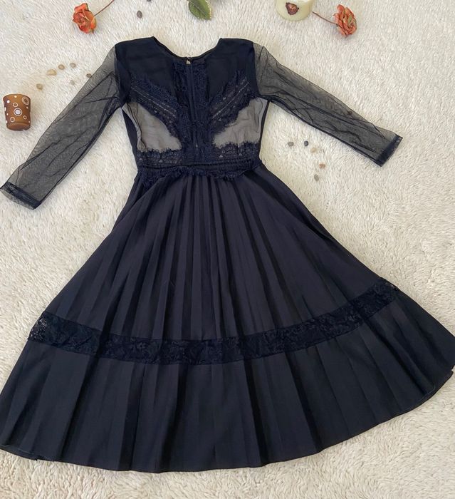 Разкроена елегантна рокля