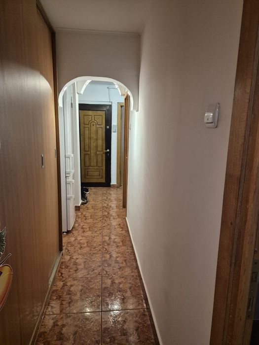 Vând apartament 3camere  in CFR