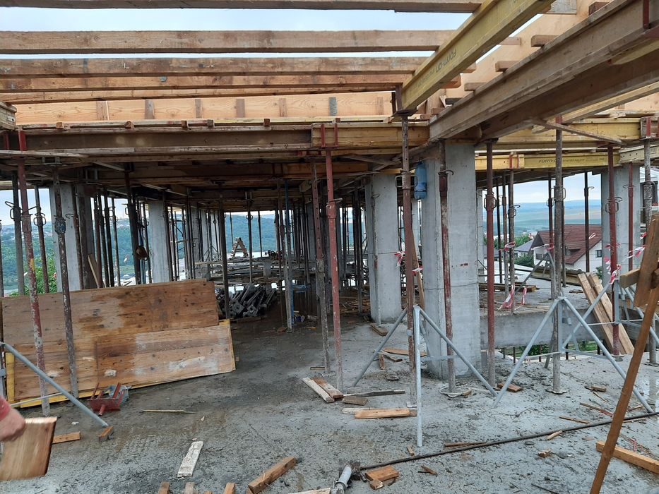 Construcții la rosu sau la cheie