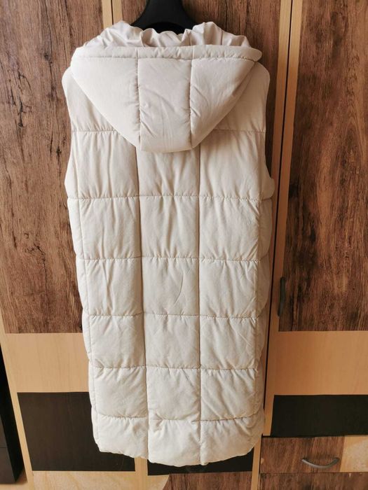 Дамски дълъг елек с качулка