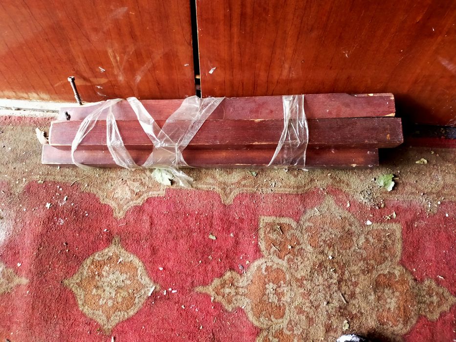 Продам советский стол раздвижной очень крепкий