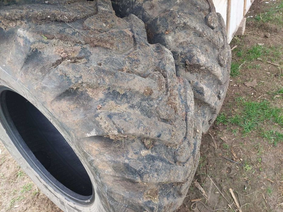 Гуми за комбиниран багер 18.4 -26