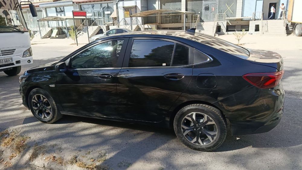 Onix Premier Turbo 2023 поз 5