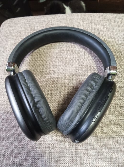 Продам хороший состояние новый без каропки новый наушники громкий звук