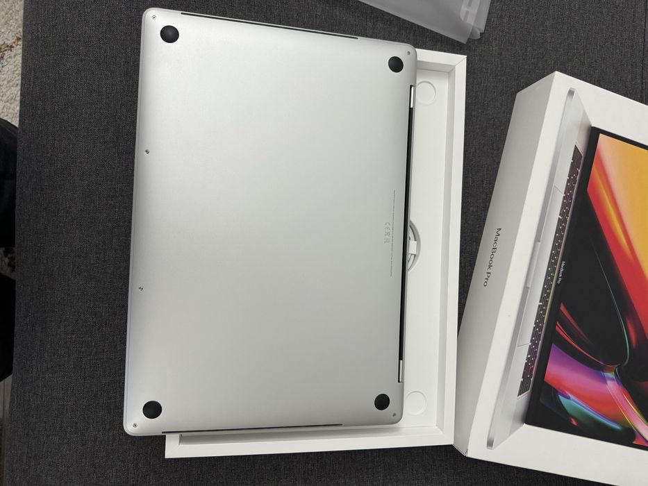 Macbook pro 16” , procesor intel I9, 1TB Ssd Impecabil/schimb