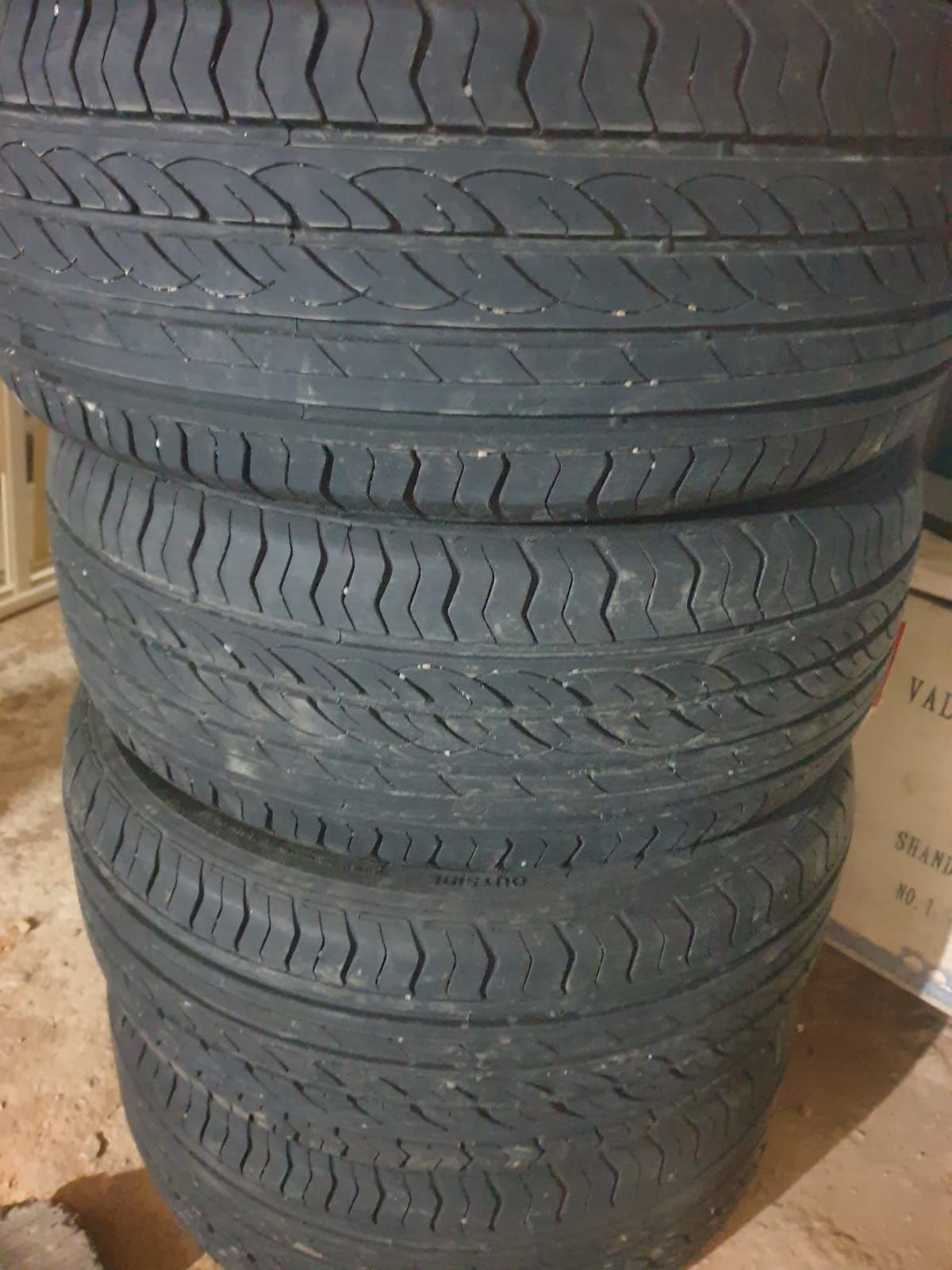 Продам шины 225/50 ZR 17