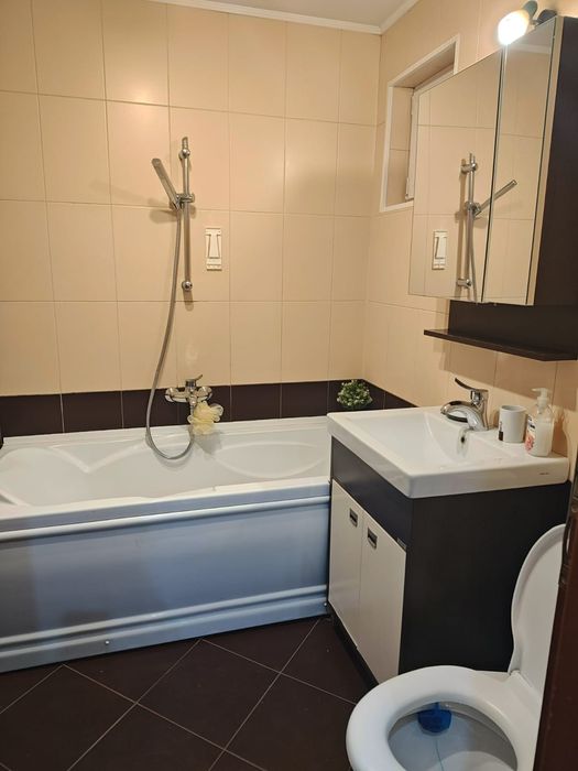 Apartament cu 3 camere