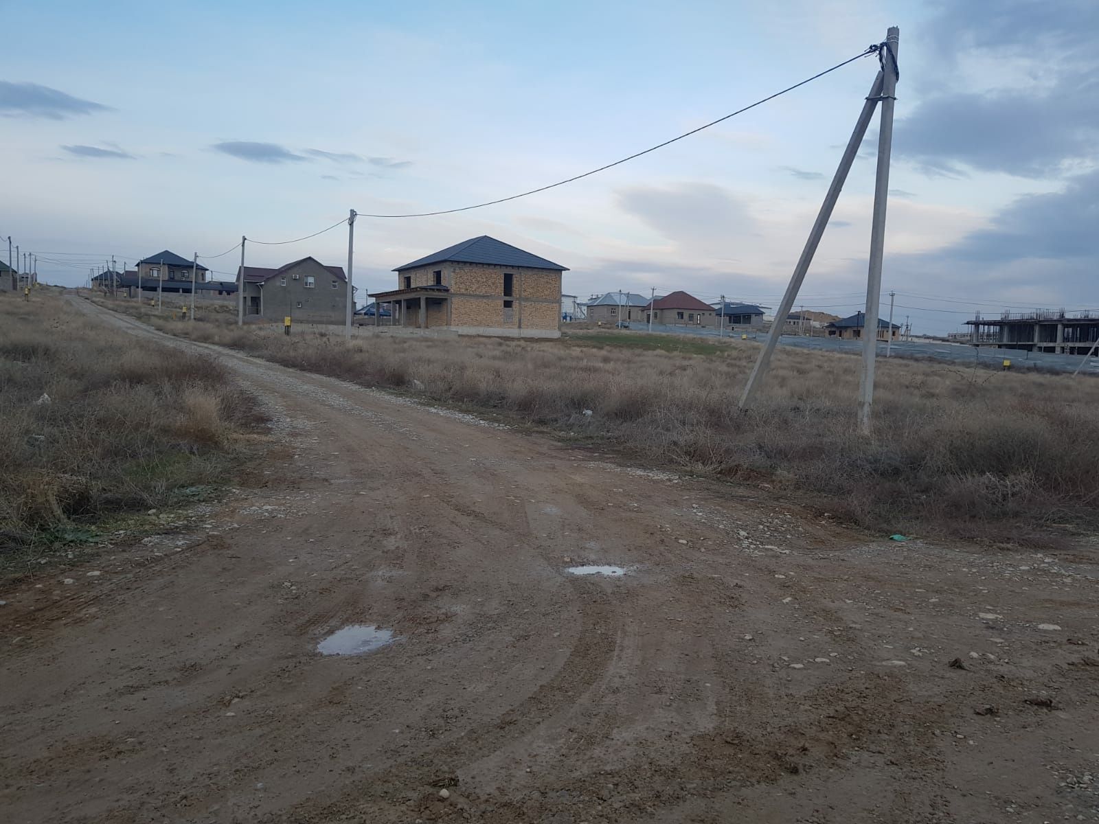 Продам землю в районе Асар 2