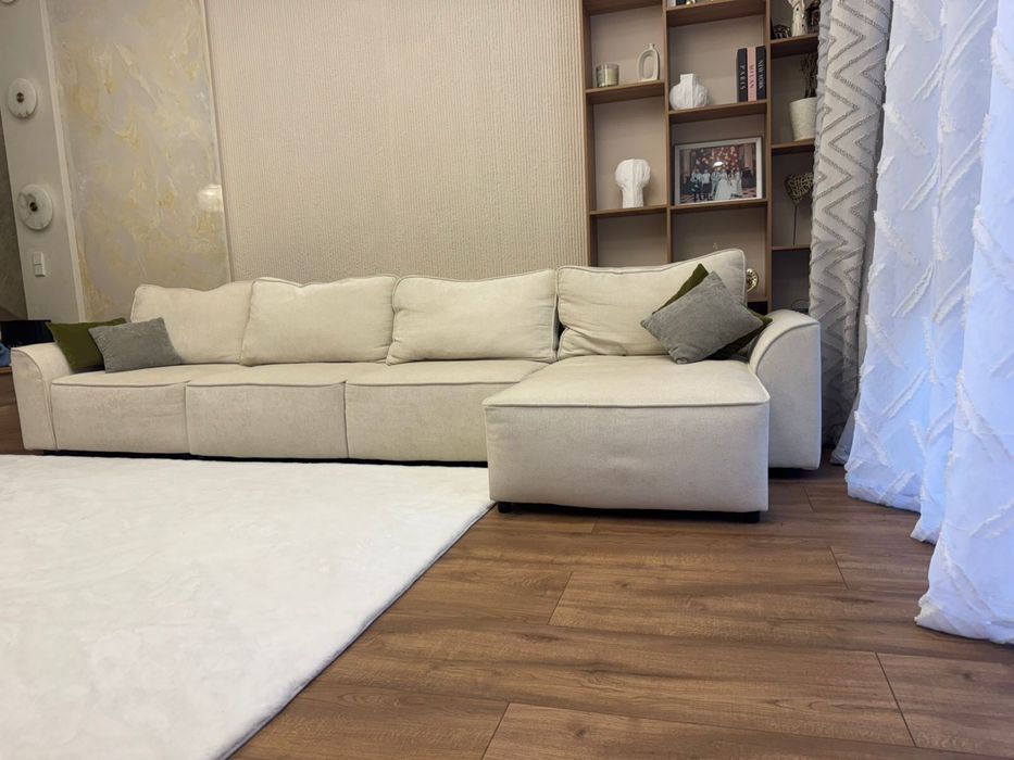 Почти новый диван