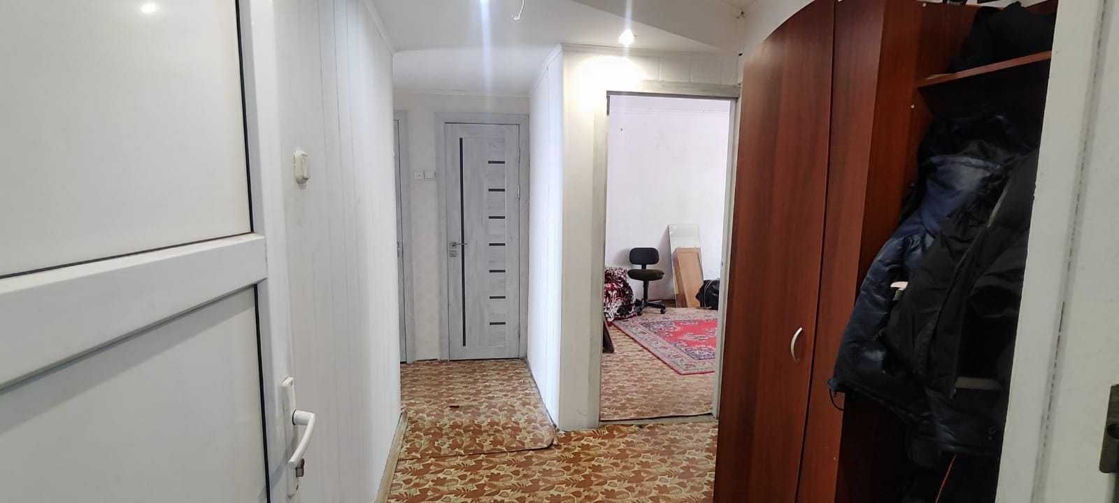 Продам срочно  4-х комнатную квартиру