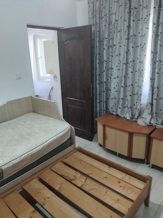 Vând apartament în Petroșani