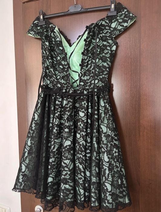 Rochie de ocazie cu corset la spate si umeril goi