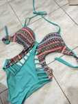 Costum de baie intreg