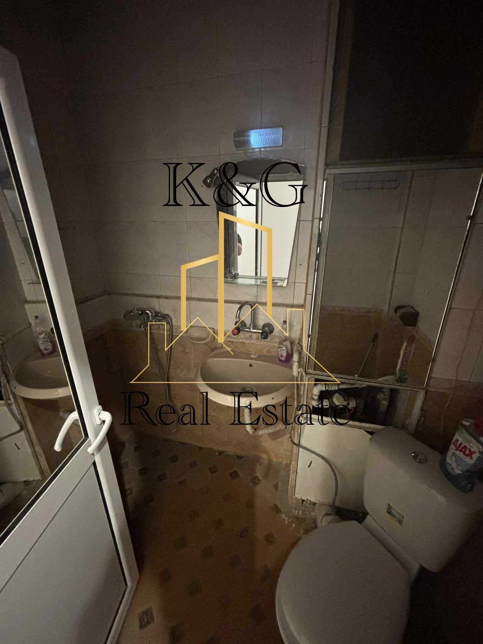 Двустаен  на нисък етаж в ж.к " Орел "