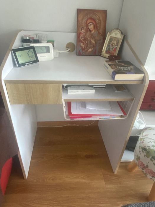 Birou ce se pote folosi si pt machiaj