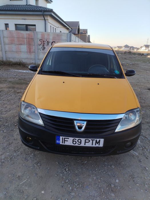 Vând Dacia Logan