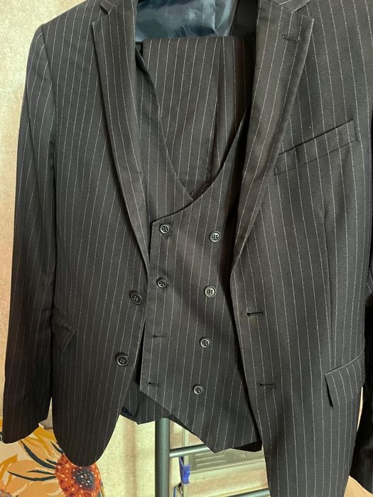 Продам мужской костюм