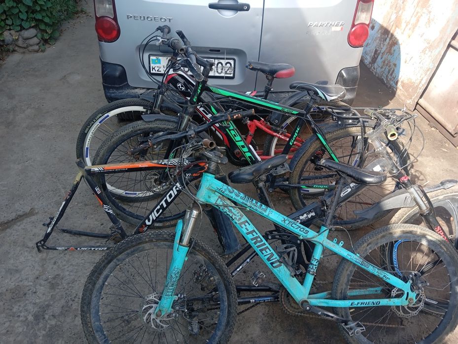 Велосипеды 5 штук 2 велека просто рама