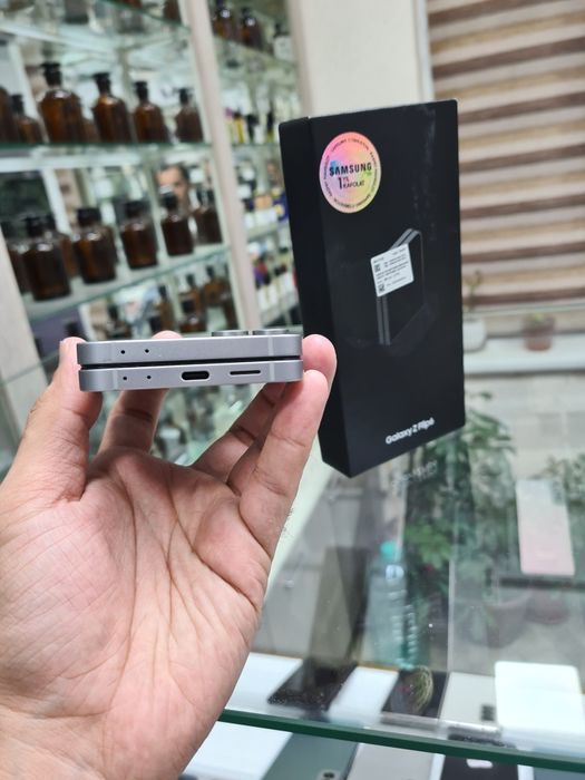 Samsung Flip6 12/256GB