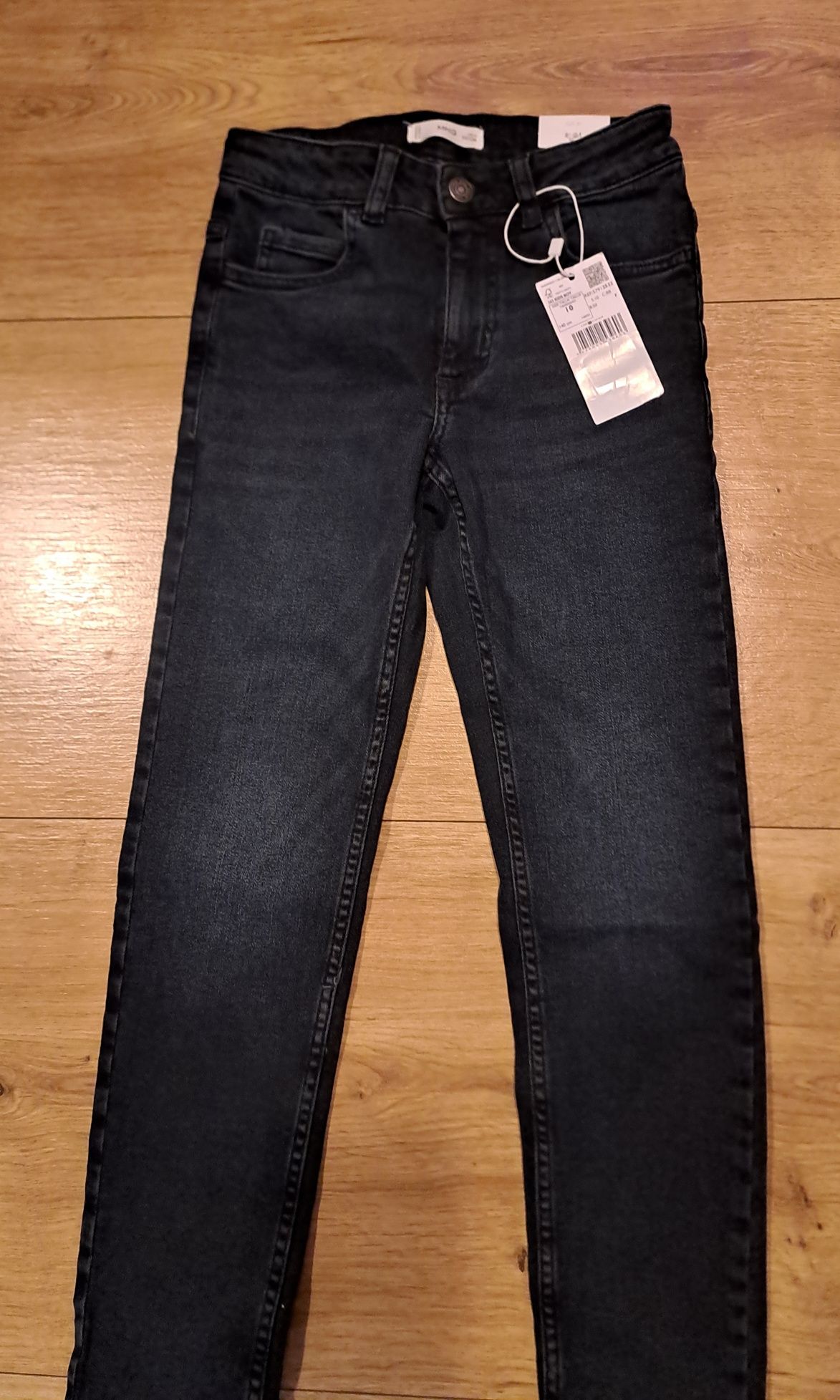 MANGO нови дънки 140см