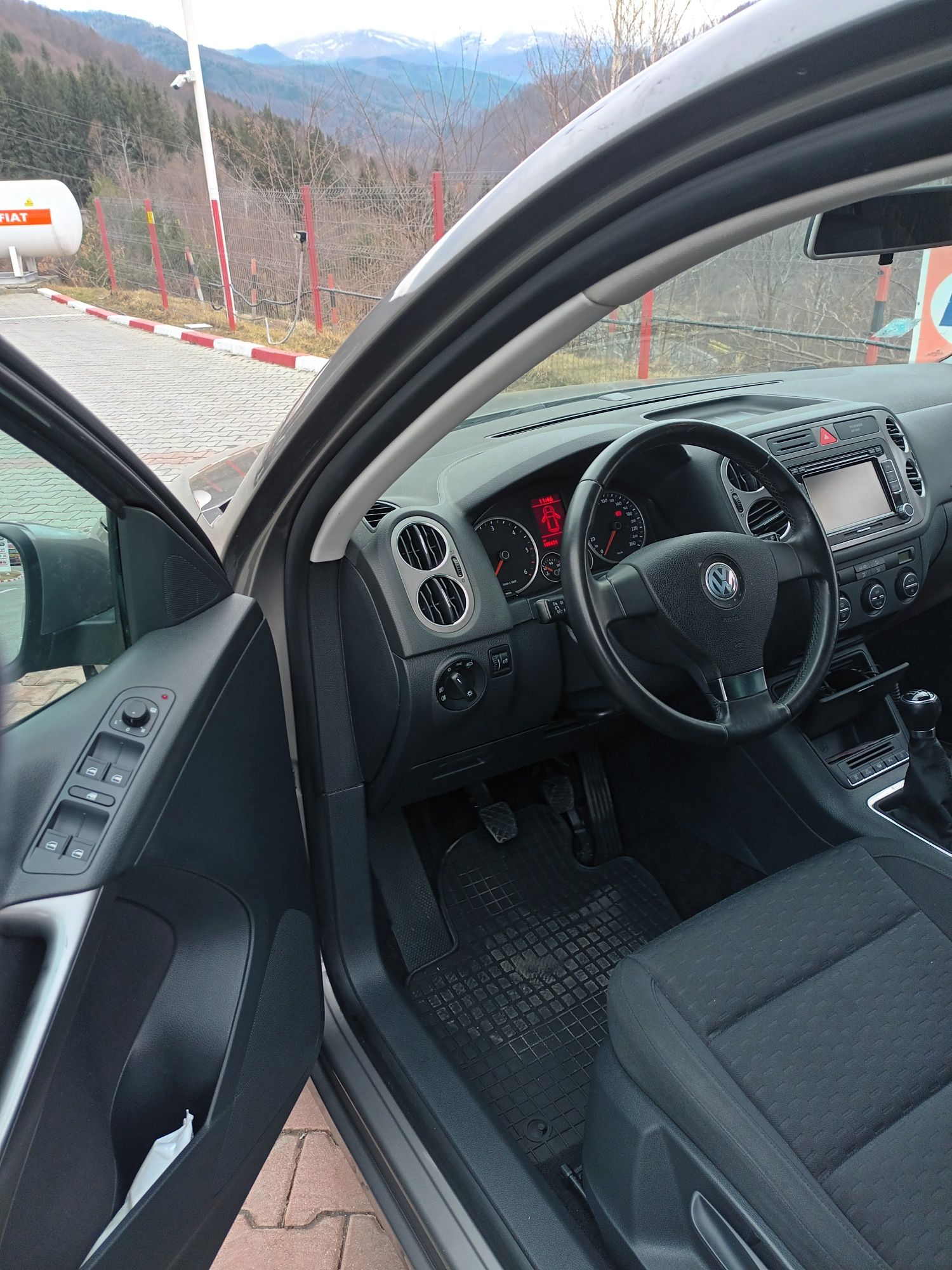 Vw tiguan 2.0 TDI. 4x4. 105000 km absolut reali.