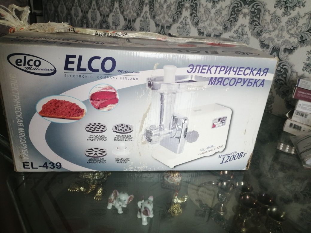 Продам Эл мясорубку  трансформатор 220V / 12v  и зарядное 12v