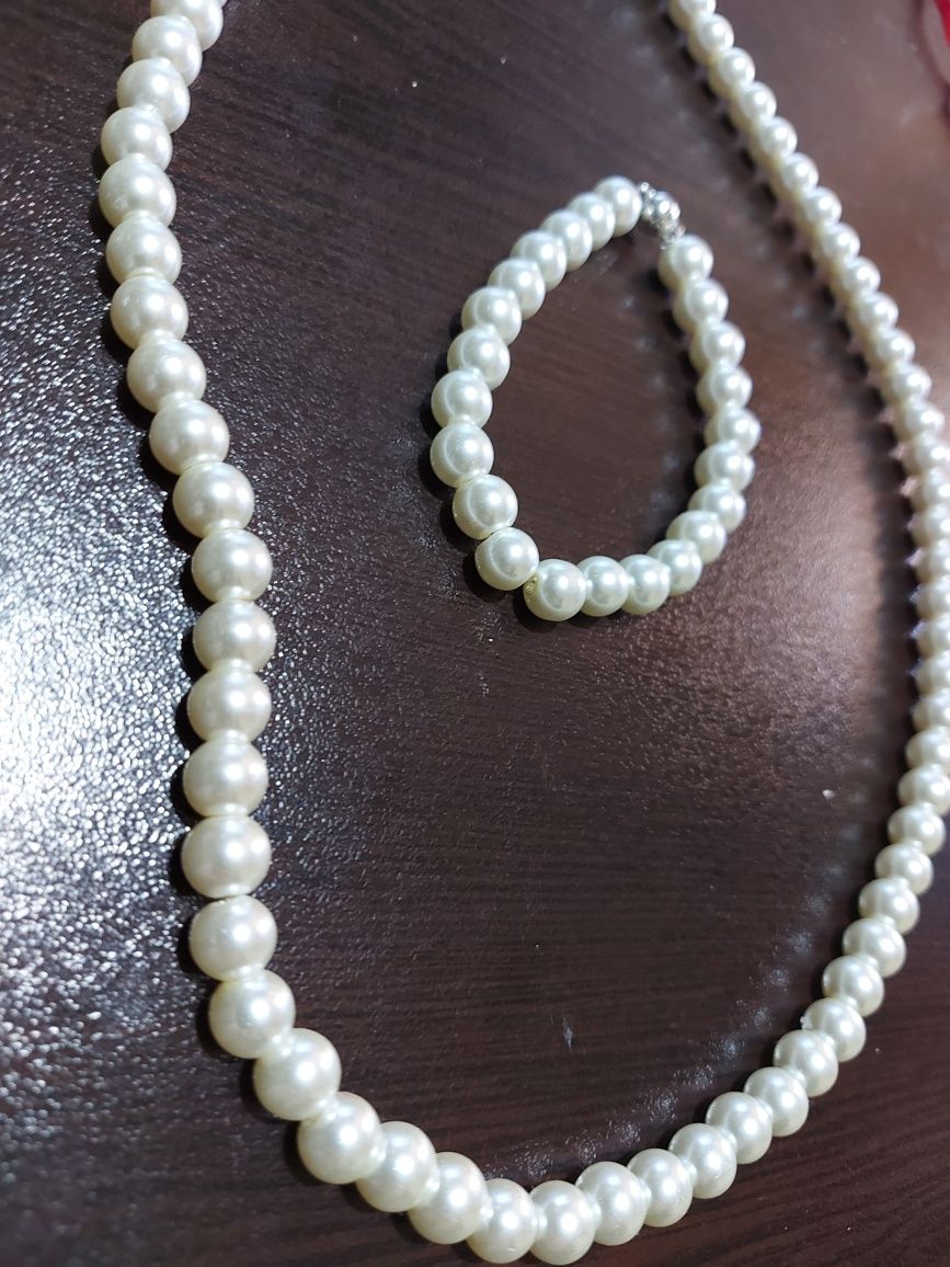 Нови! Колие и гривна от естествени бели перли