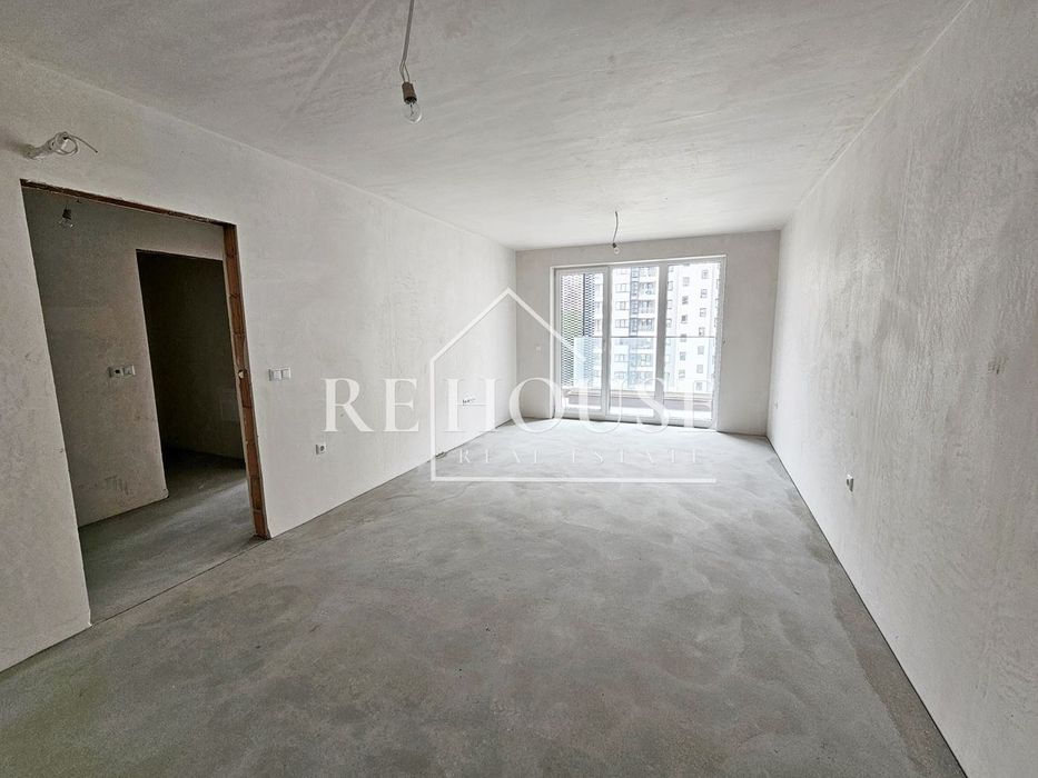 Продава се Двустаен апартамент в Варна, Възраждане 1 - 70 кв.м за 1786 €/кв.м - Снимка #2