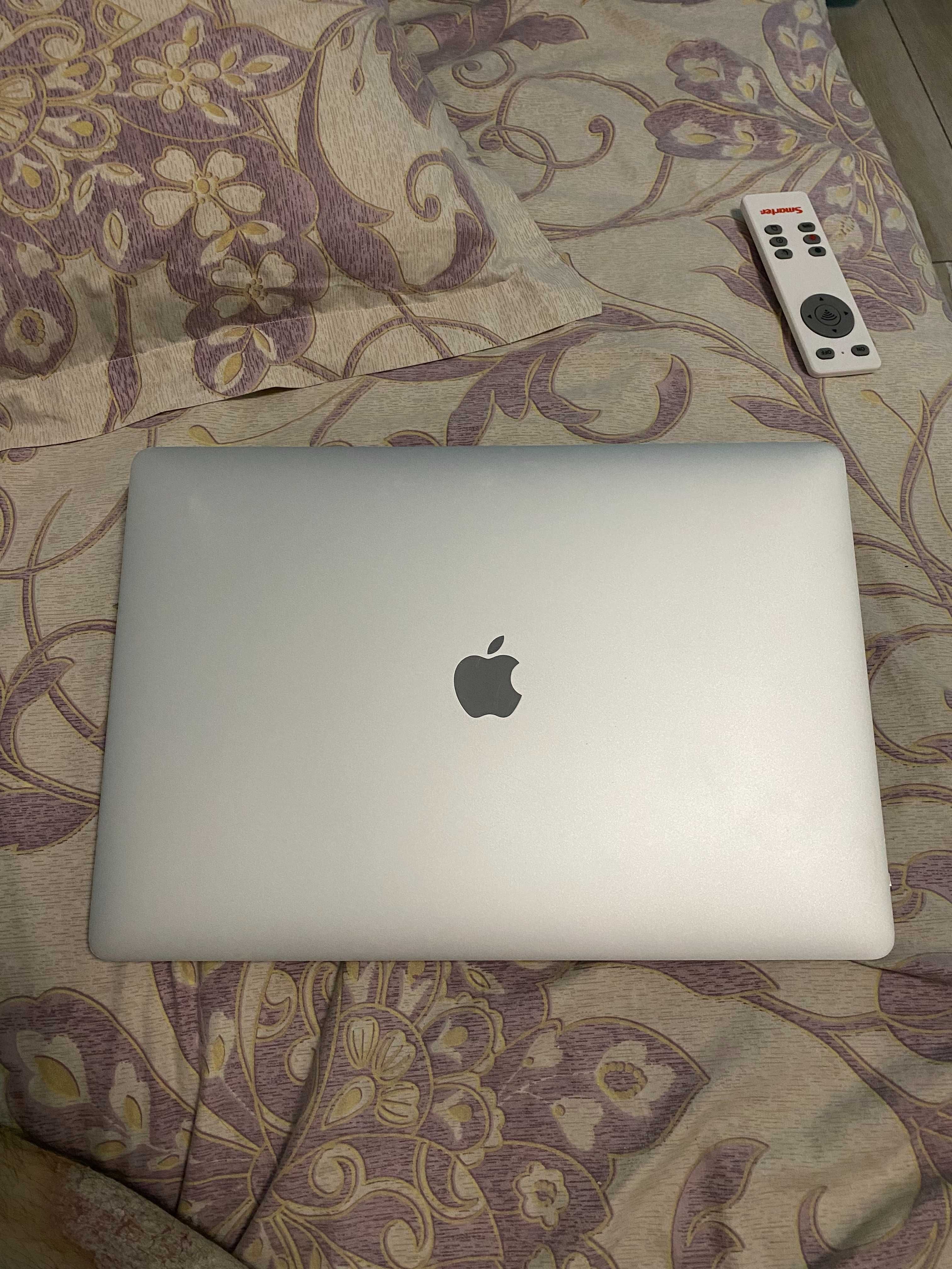 macbook pro 15 , 2018 , cu touch bar , 16 gb ram , 512 ,